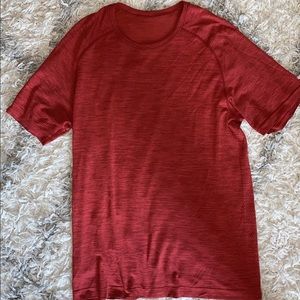 Men’s red lulu lemon tshirt
